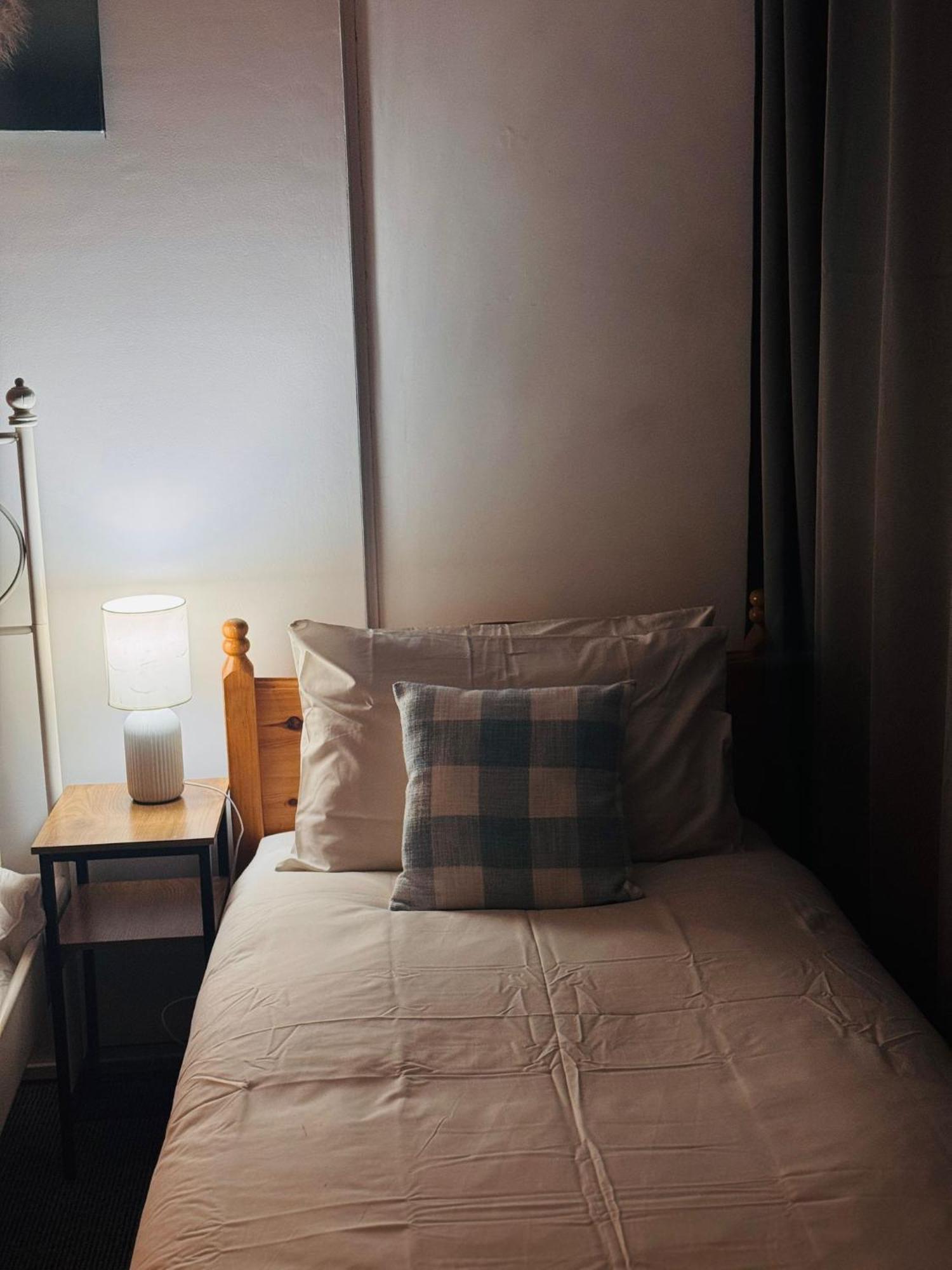 Edinburgh Travel Guest House Kültér fotó